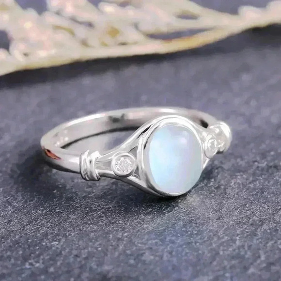 Romantic 925 Silver Stamped Blue Cats Eye Sim. Diamond Ring - Picture 1 of 3